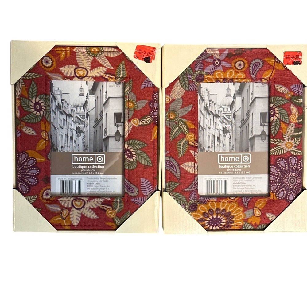 4x6 Table Top Photo Frames Red Floral Paisley Fabric. Bid is for one frame.